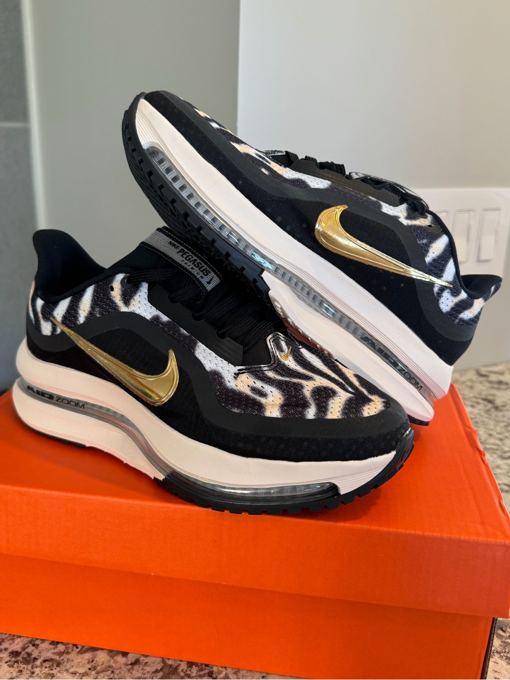 Women’s Nike Pegasus Premium - Picture 2 of 6